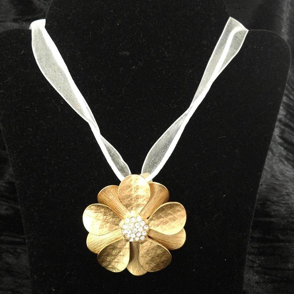 Premier Designs Golden Girl enhancer pendant